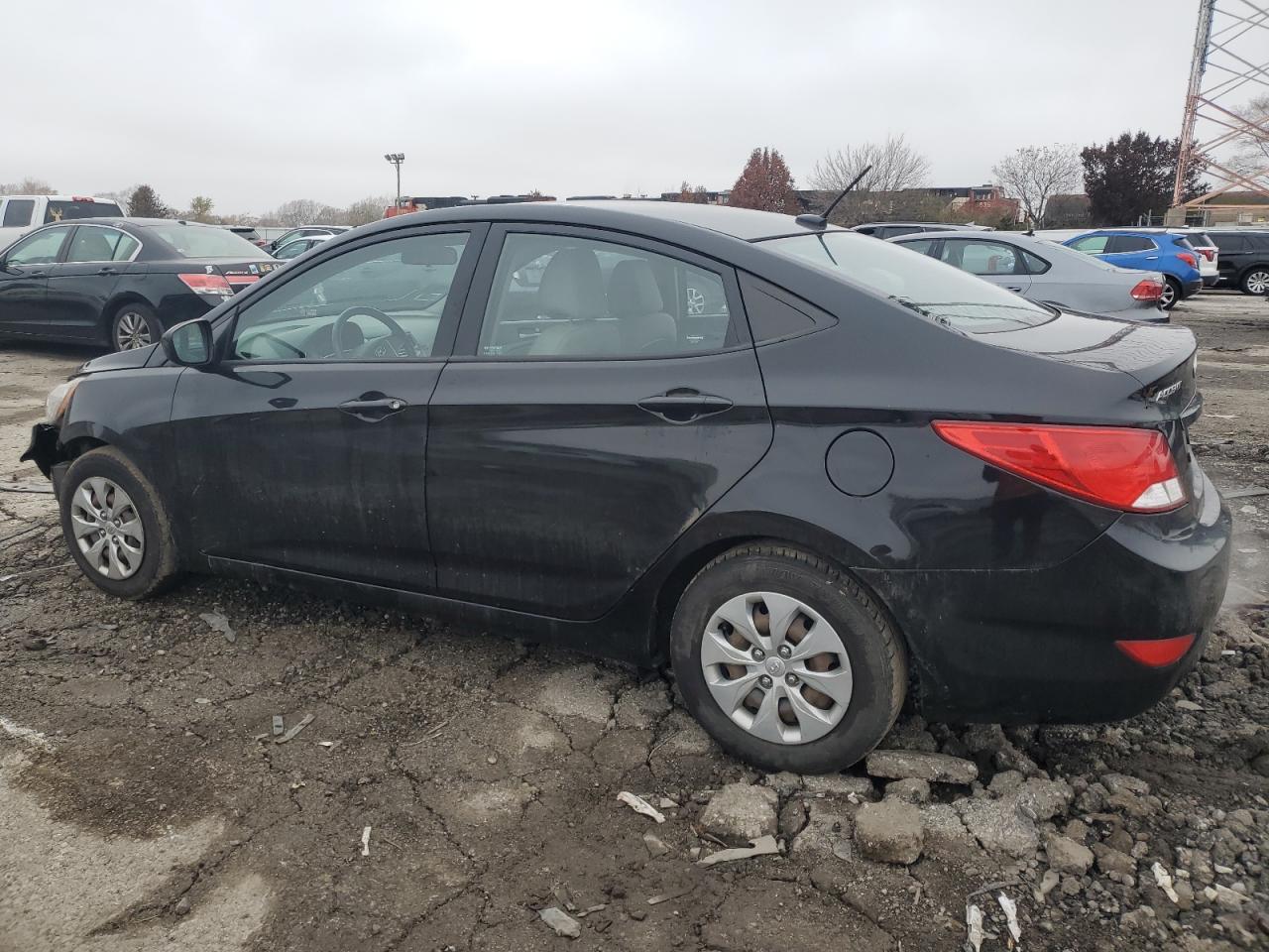 2017 Hyundai Accent Se - Image 2