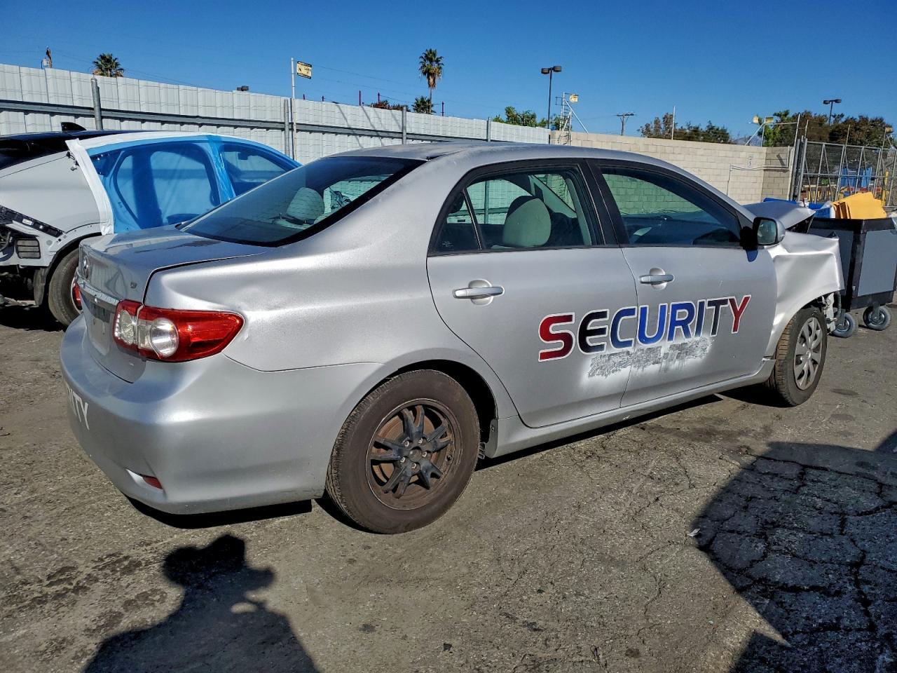 2011 Toyota Corolla Base - Фото 3