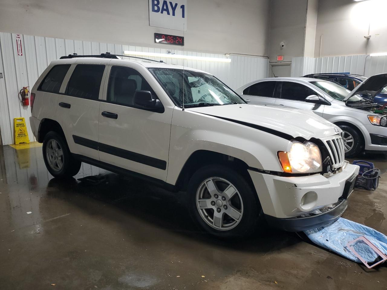 2005 Jeep Grand Cherokee Laredo - Image 4