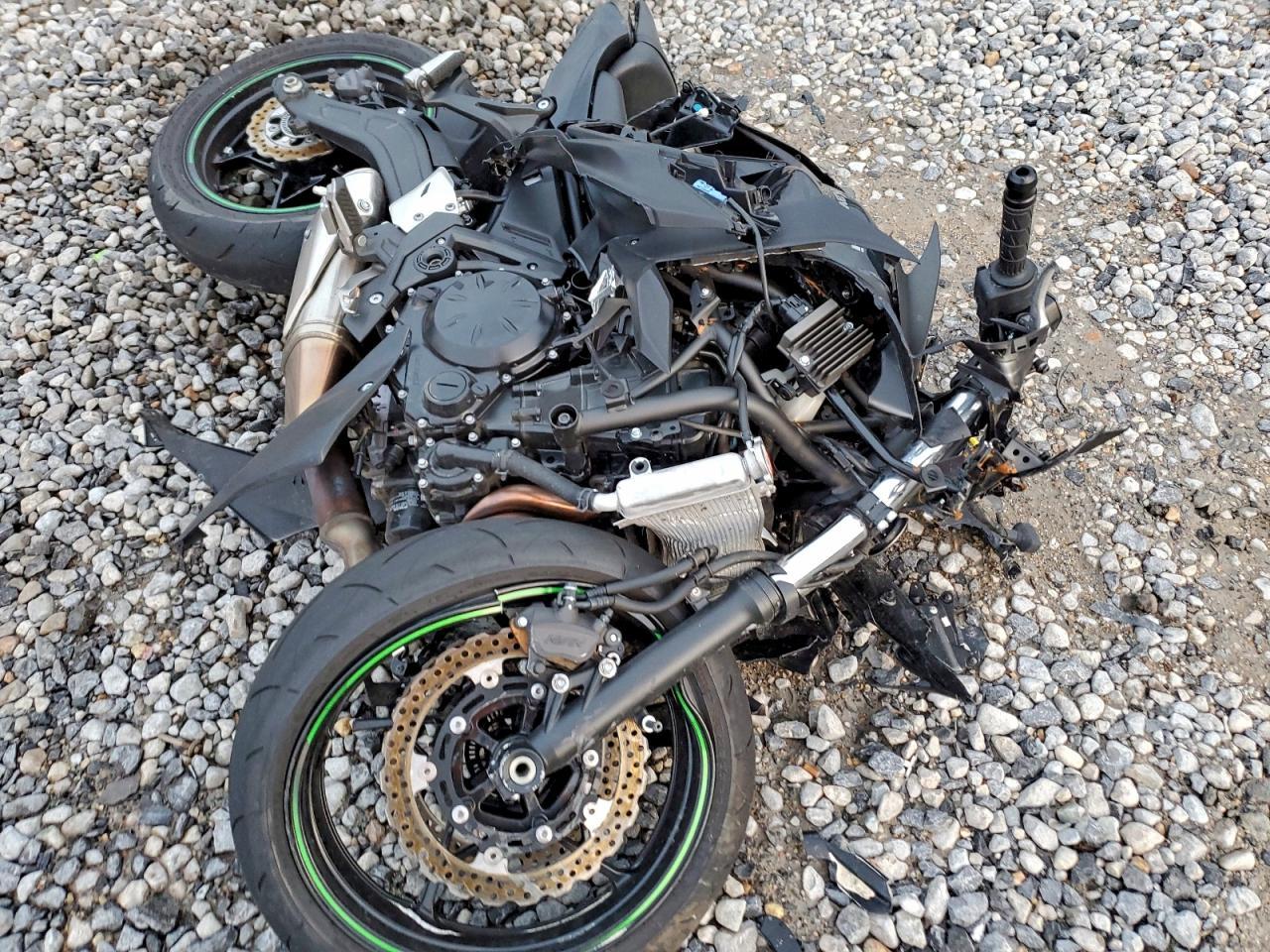 2025 Kawasaki Ex650 R - Фото 3