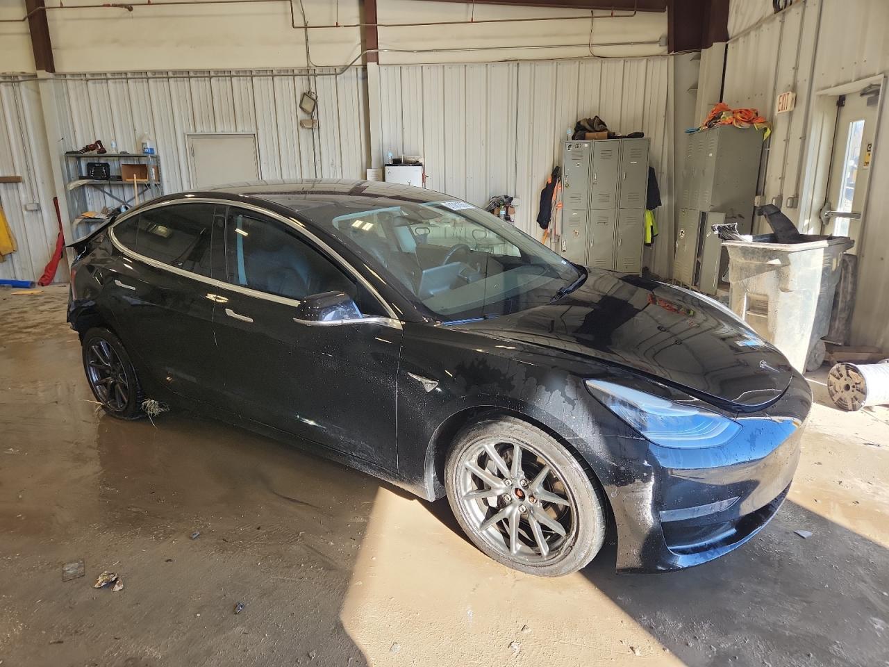 2019 Tesla Model 3 - Фото 4