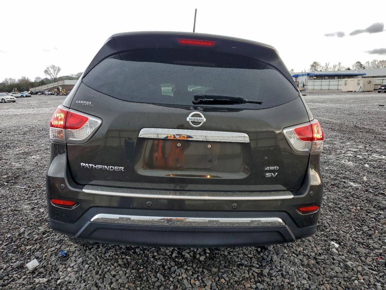 2015 Nissan Pathfinder S - Image 6