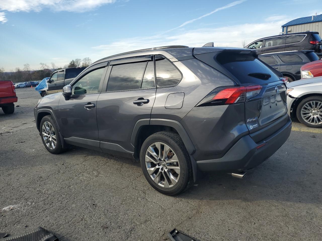 2019 Toyota Rav4 Xle Premium - Image 2