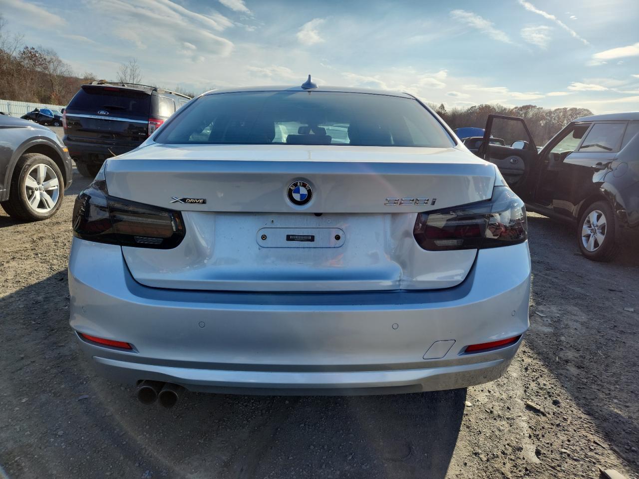 2015 BMW 328 Xi Sulev - Image 6