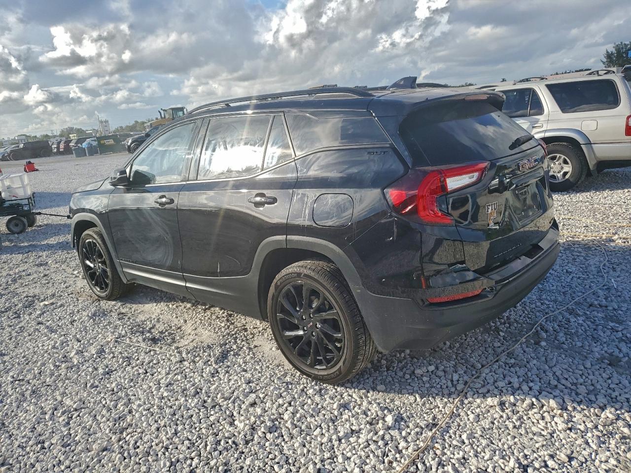 2024 GMC Terrain Slt - Фото 2