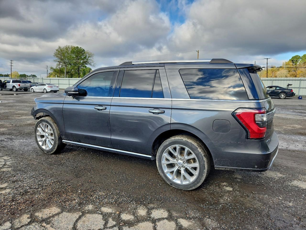 2018 Ford Expedition Limited - Image 2