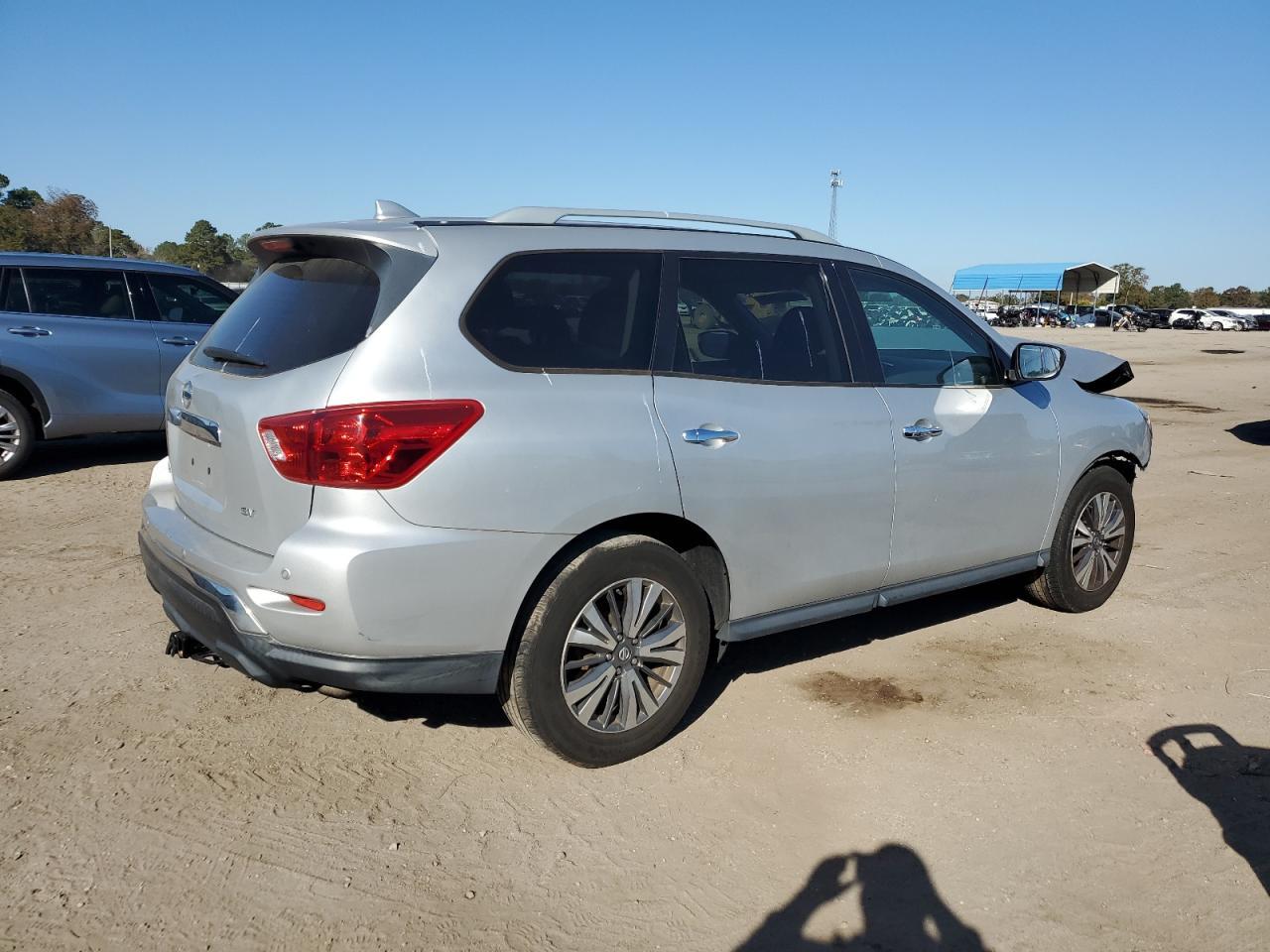 2019 Nissan Pathfinder S - Фото 3