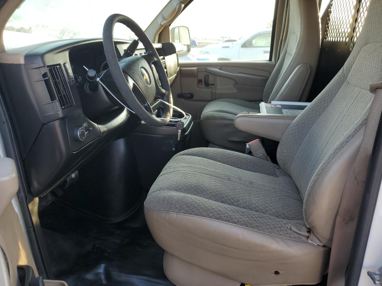 2011 Chevrolet Express 2500 Utility / Service Van - Image 7