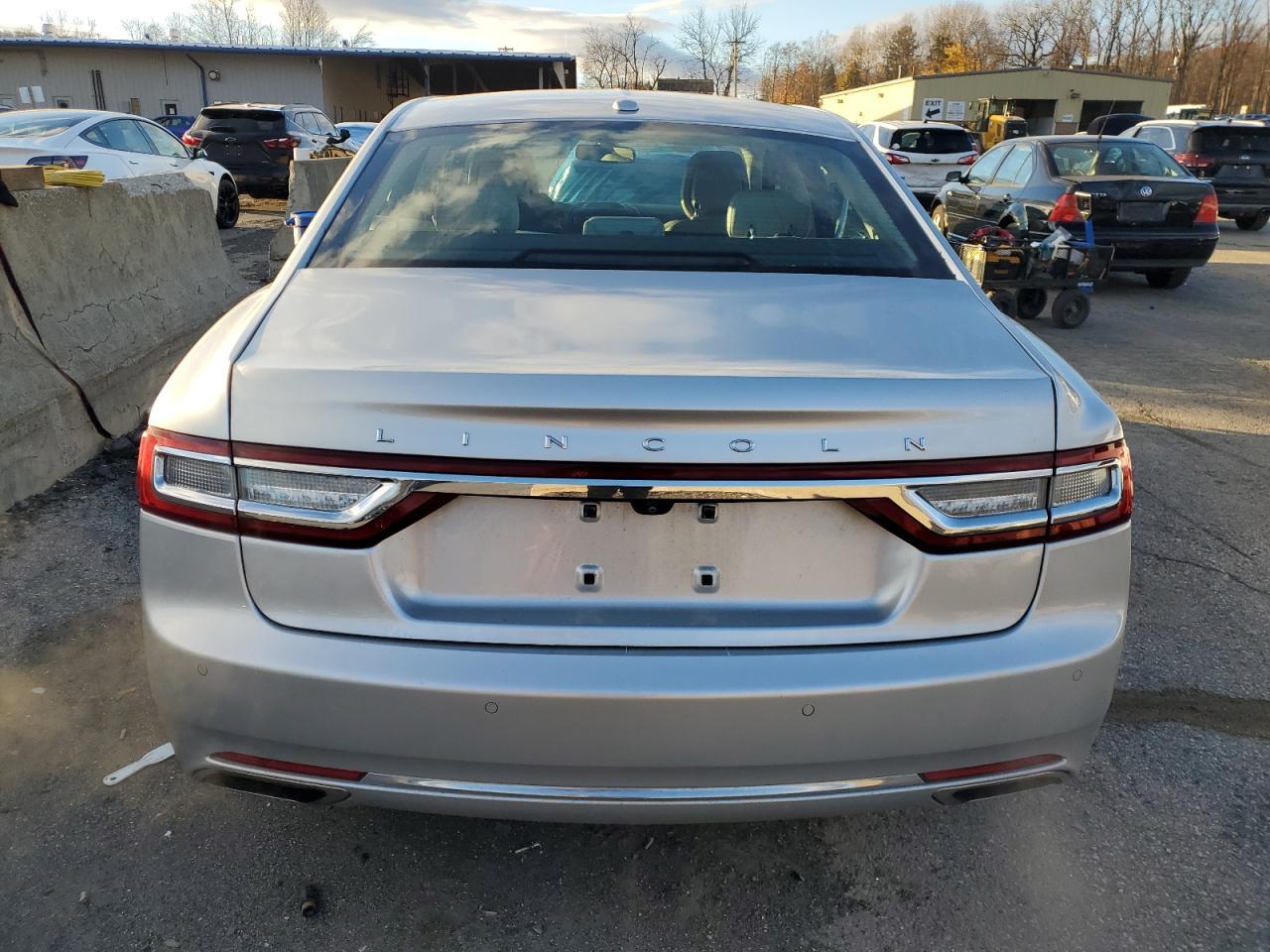 2017 Lincoln Continental Select - Image 6
