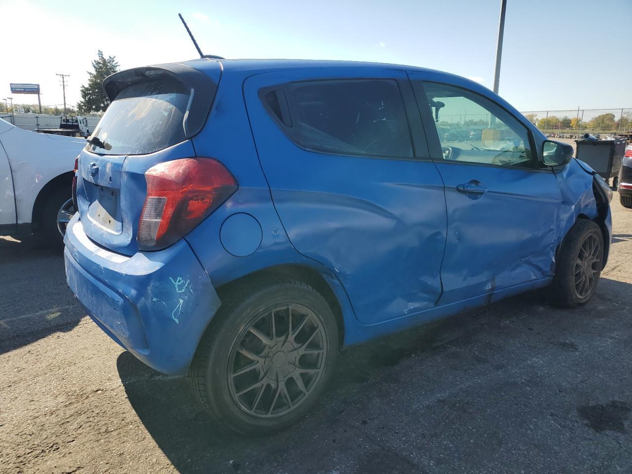 2017 Chevrolet Spark Ls - Фото 3