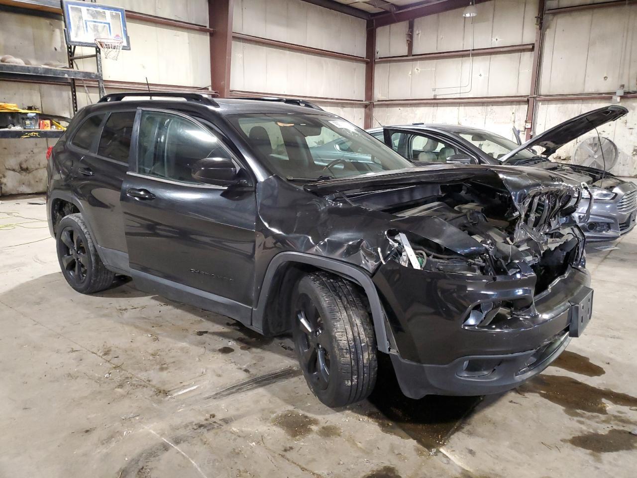 2016 Jeep Cherokee Latitude - Image 4