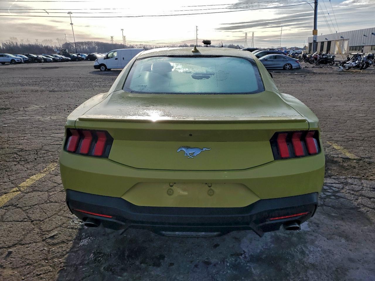 2025 Ford Mustang - Фото 6