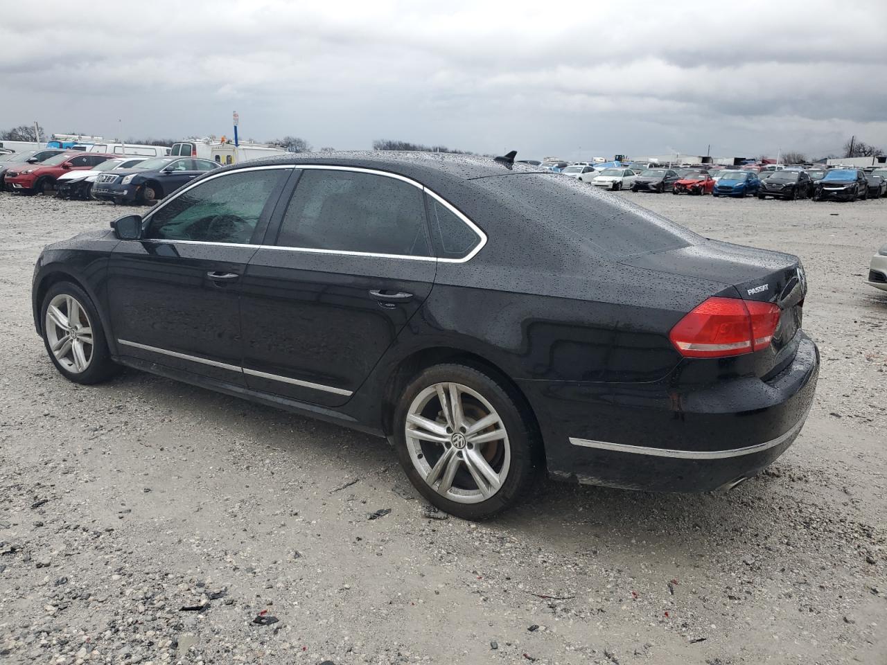 2013 Volkswagen Passat Sel - Фото 2