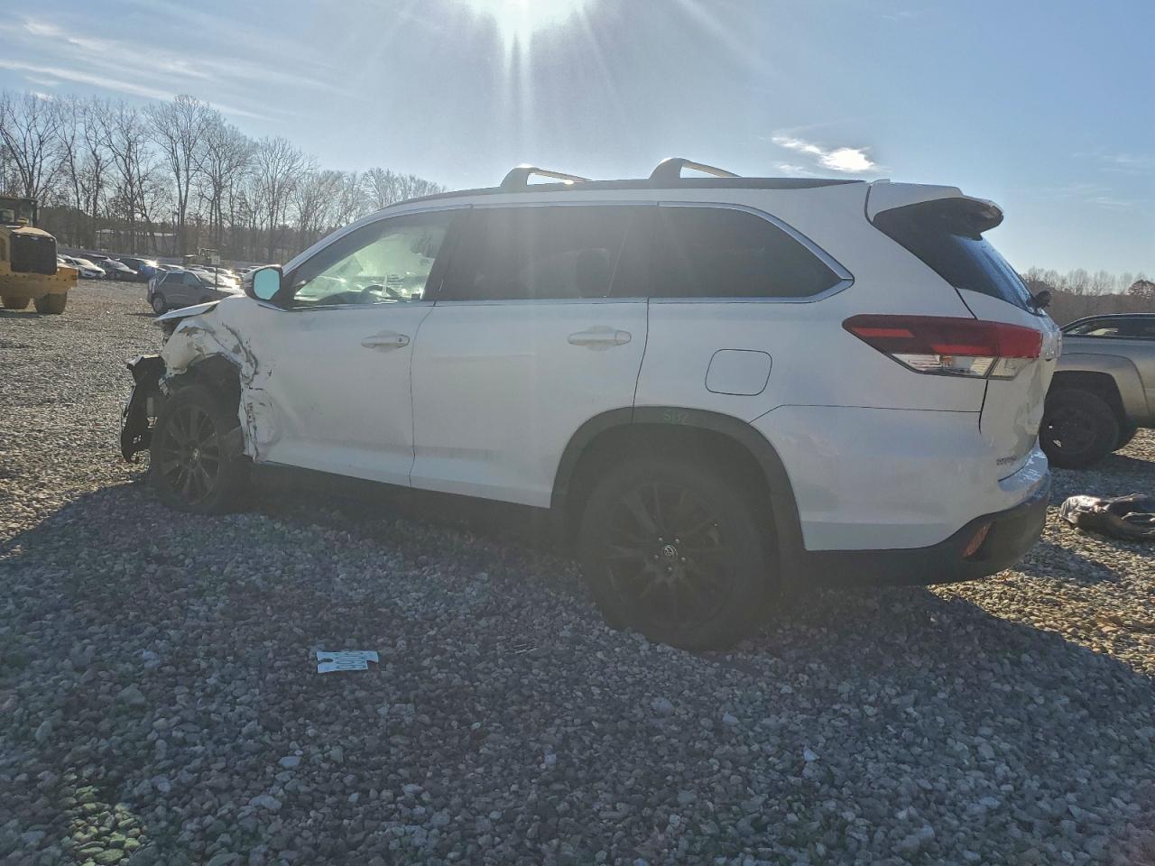 2019 Toyota Highlander Se - Фото 2