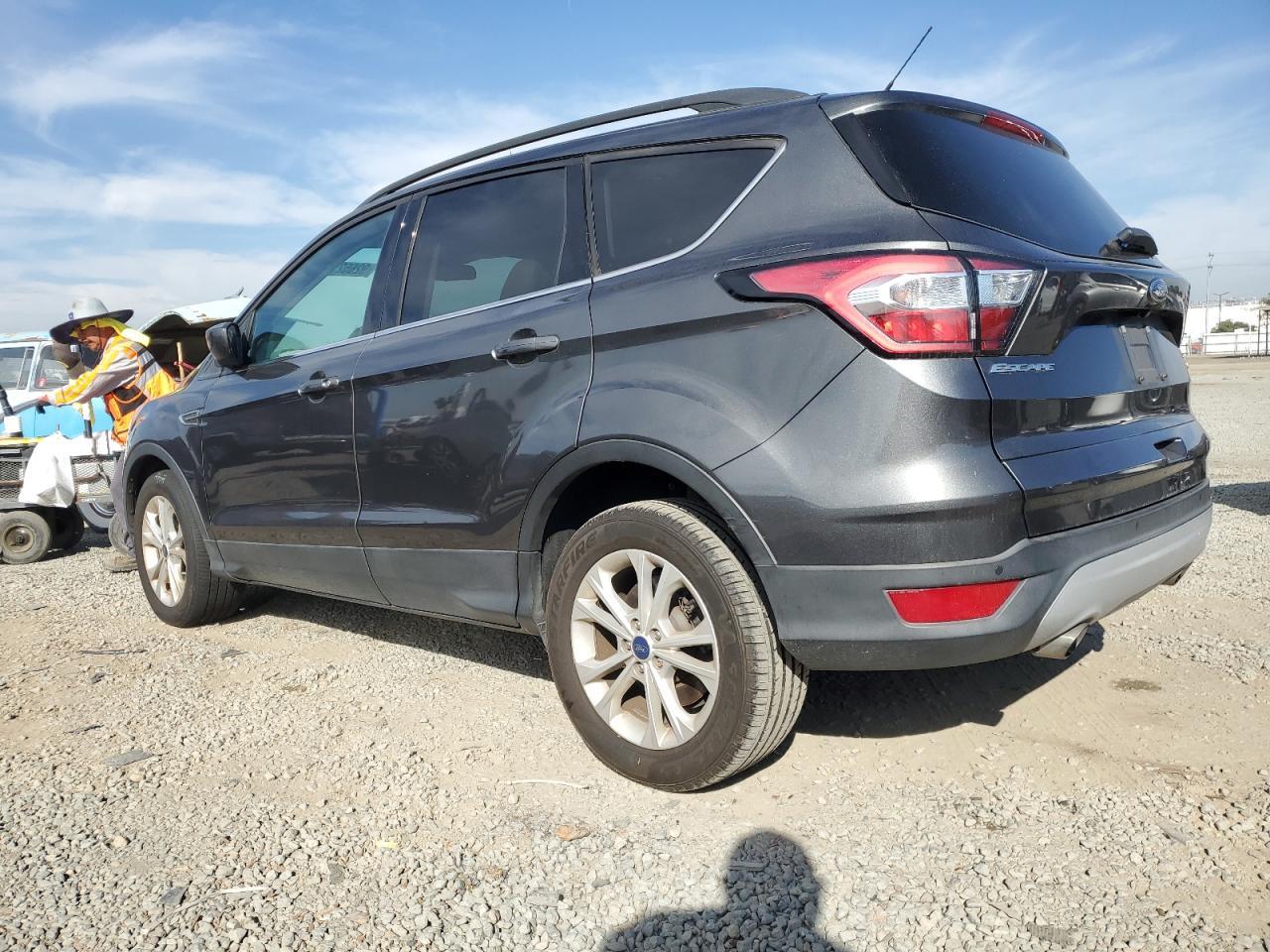 2017 Ford Escape Se - Фото 2