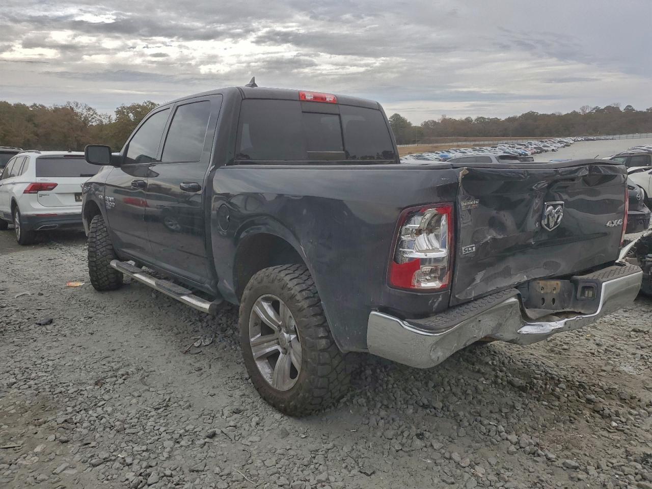 2019 Ram 1500 Classic Slt - Image 2