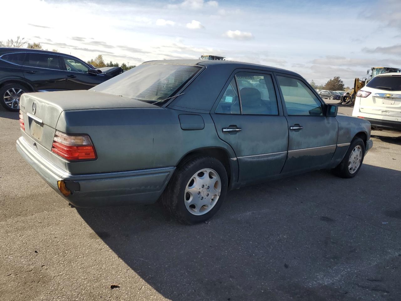 1995 Mercedes-Benz E 320 Base - Фото 3