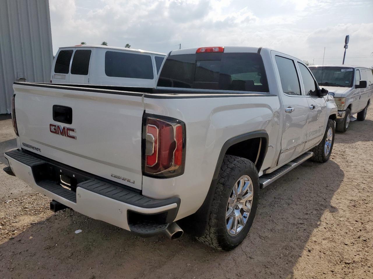 2017 GMC Sierra K1500 Denali - Фото 3