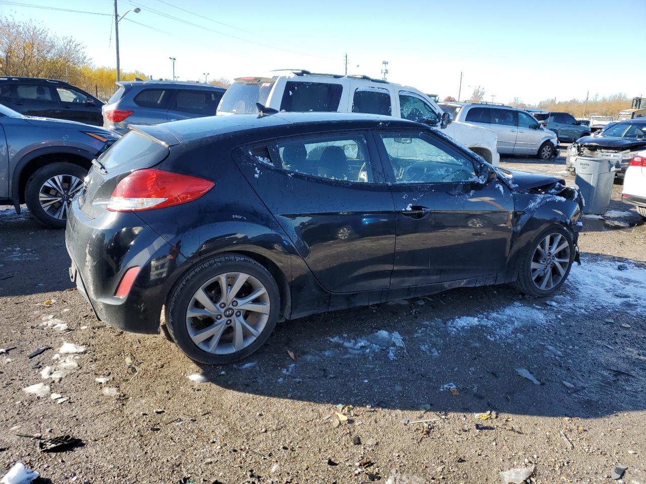 2016 Hyundai Veloster - Фото 3