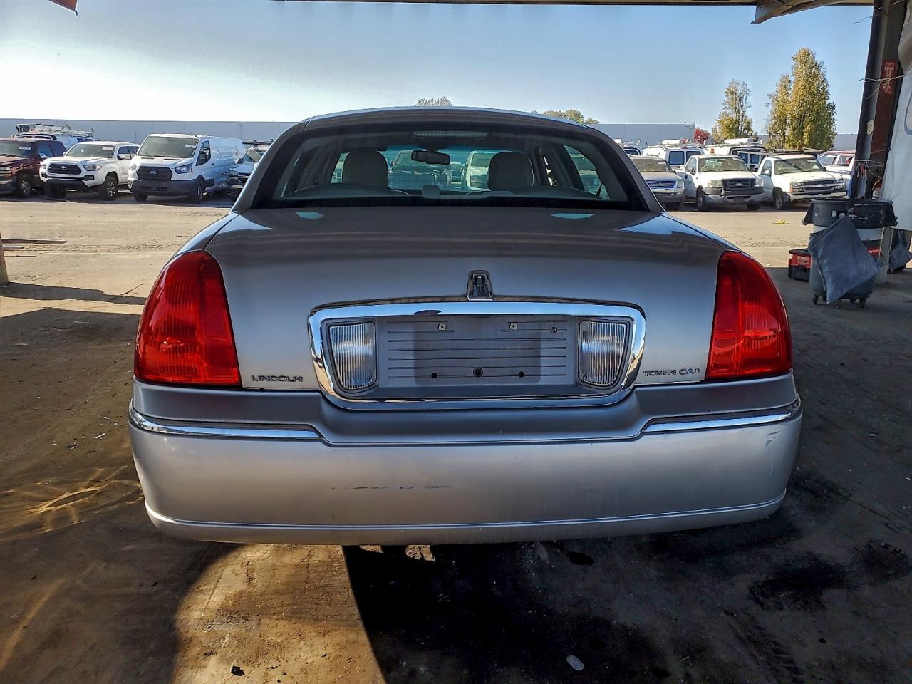 2007 Lincoln Town Car Signature Limited - Фото 6