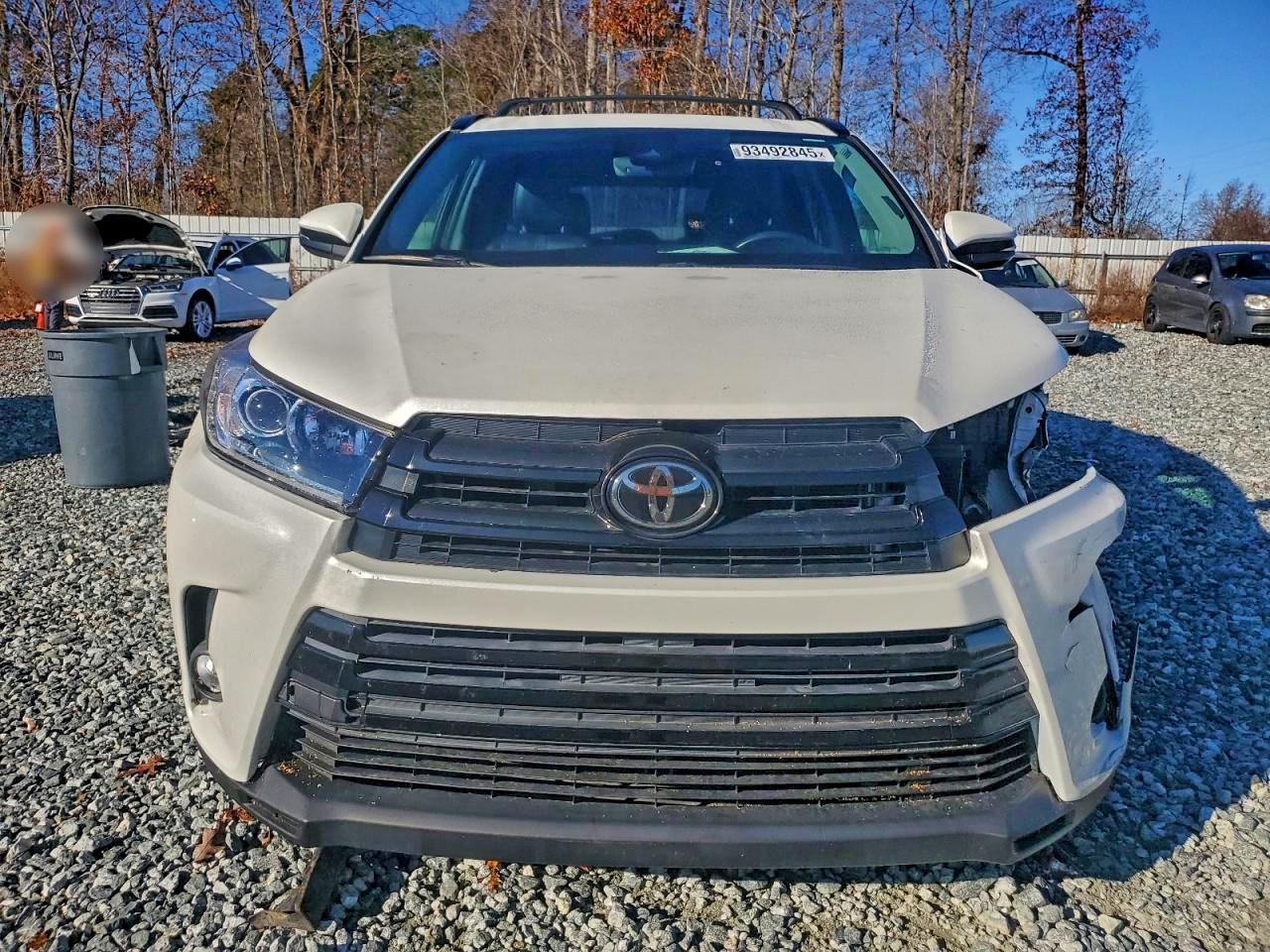 2019 Toyota Highlander Se - Фото 5