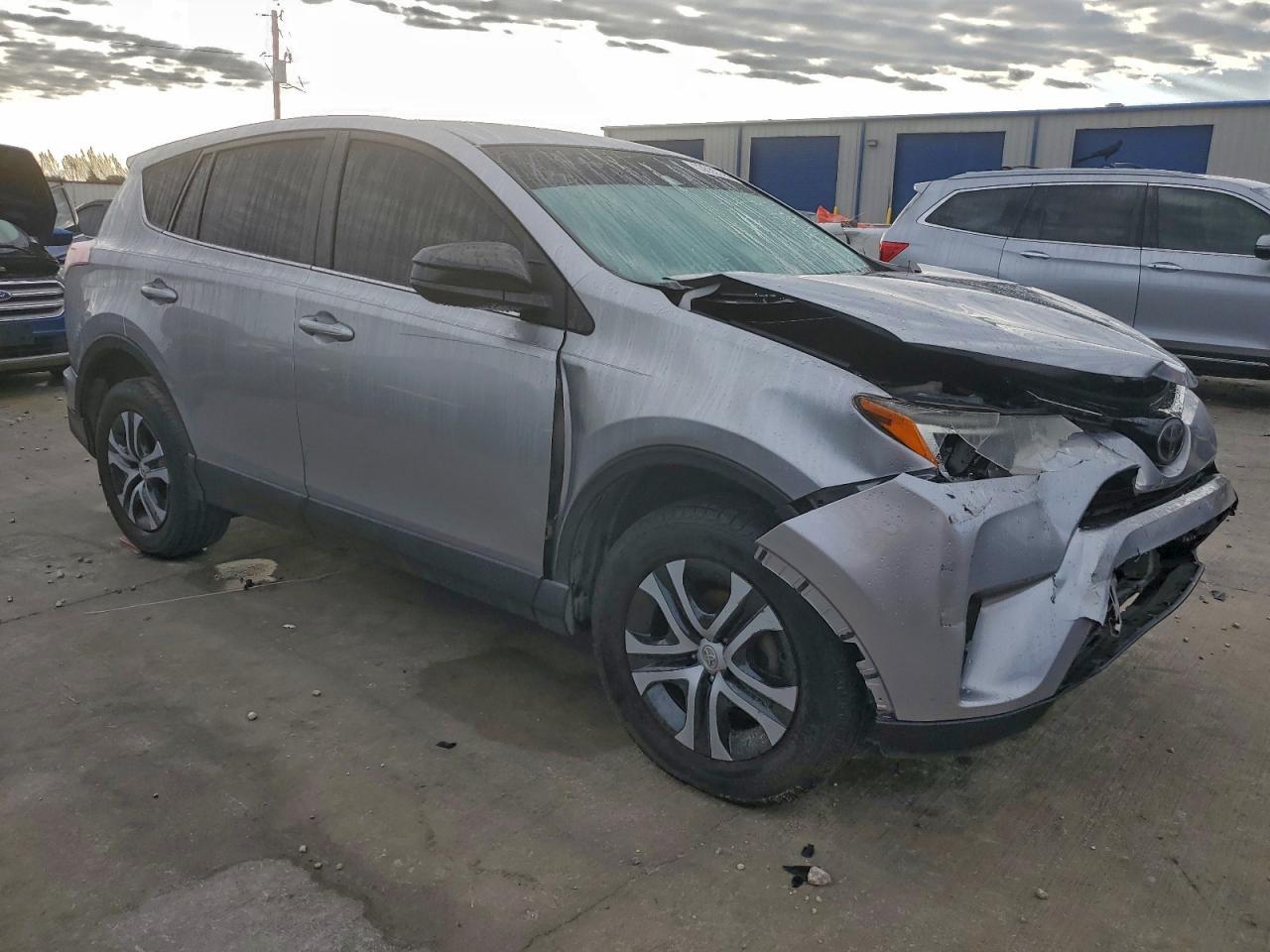2018 Toyota Rav4 Le - Фото 4