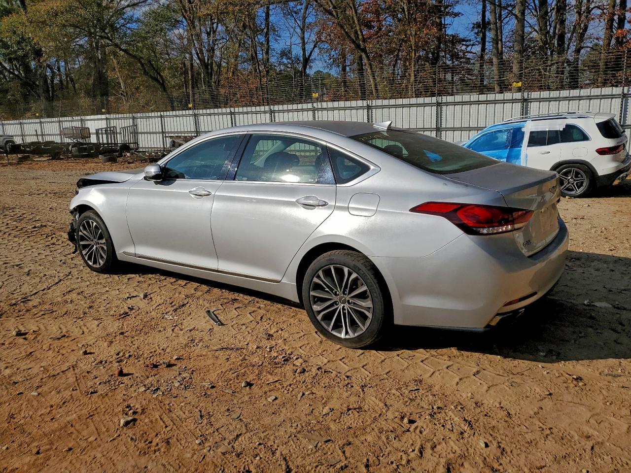 2017 Genesis G80 Base - Image 2