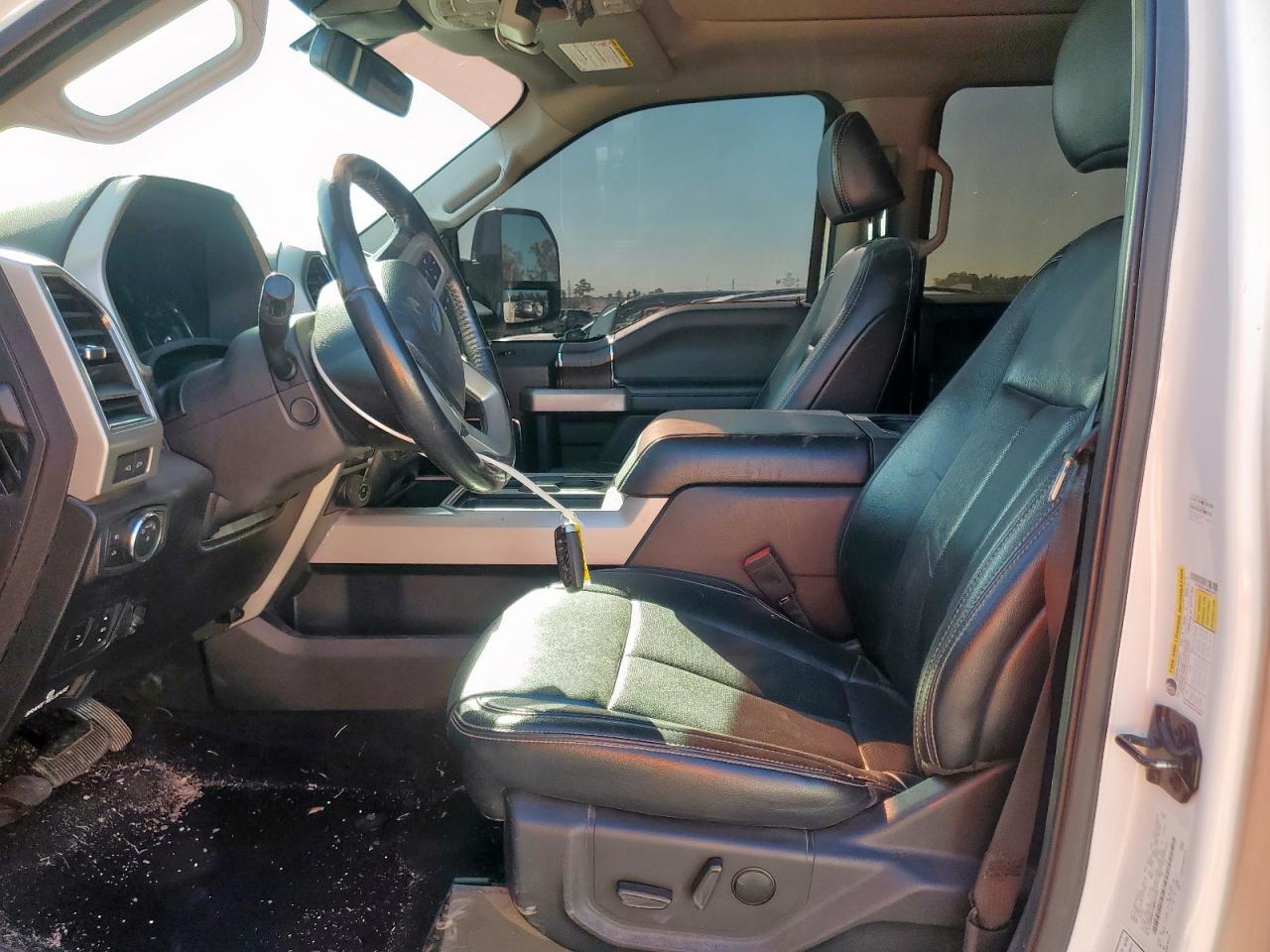 2021 Ford F250 Super Duty - Фото 7