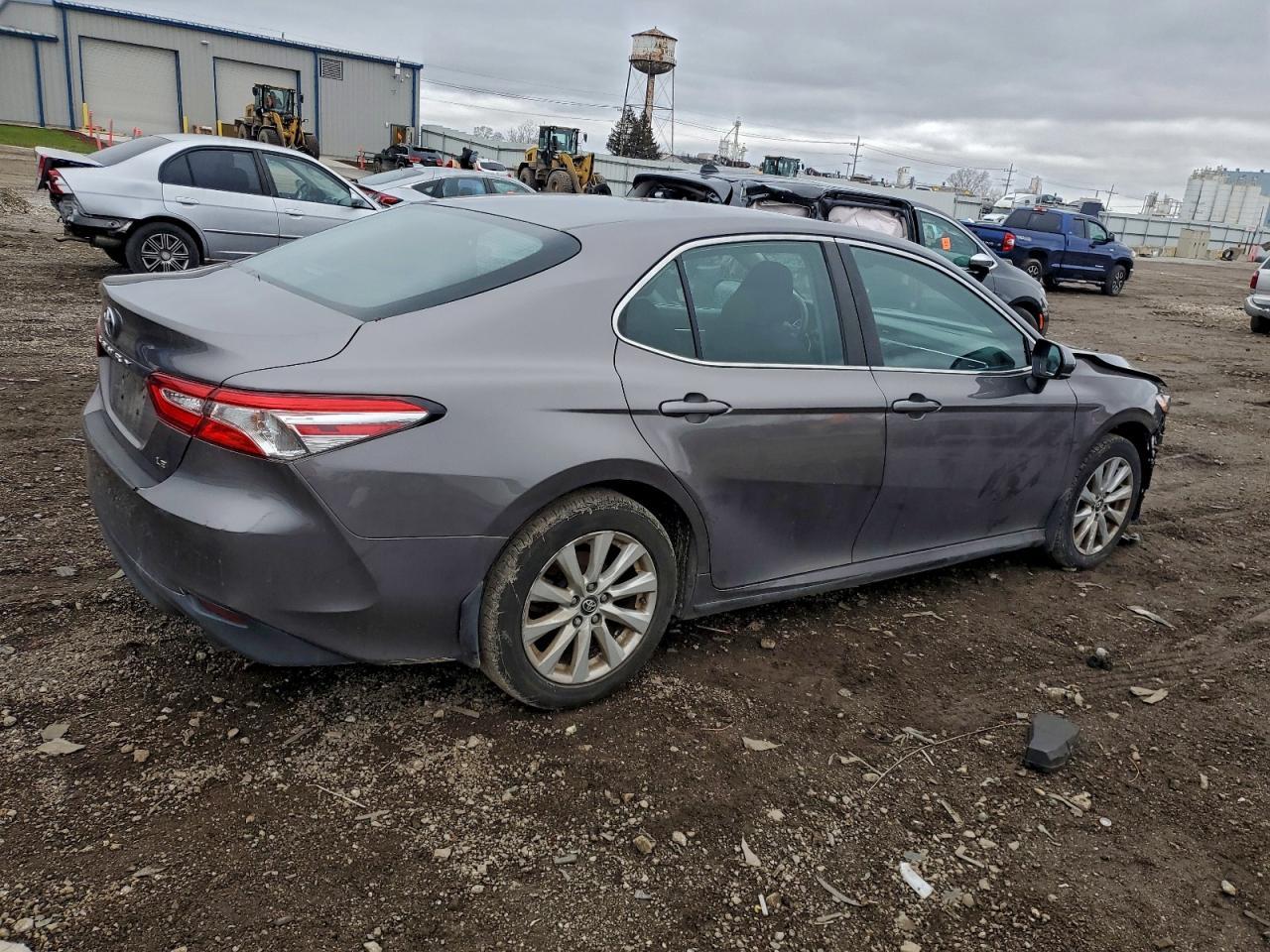 2018 Toyota Camry L - Фото 3