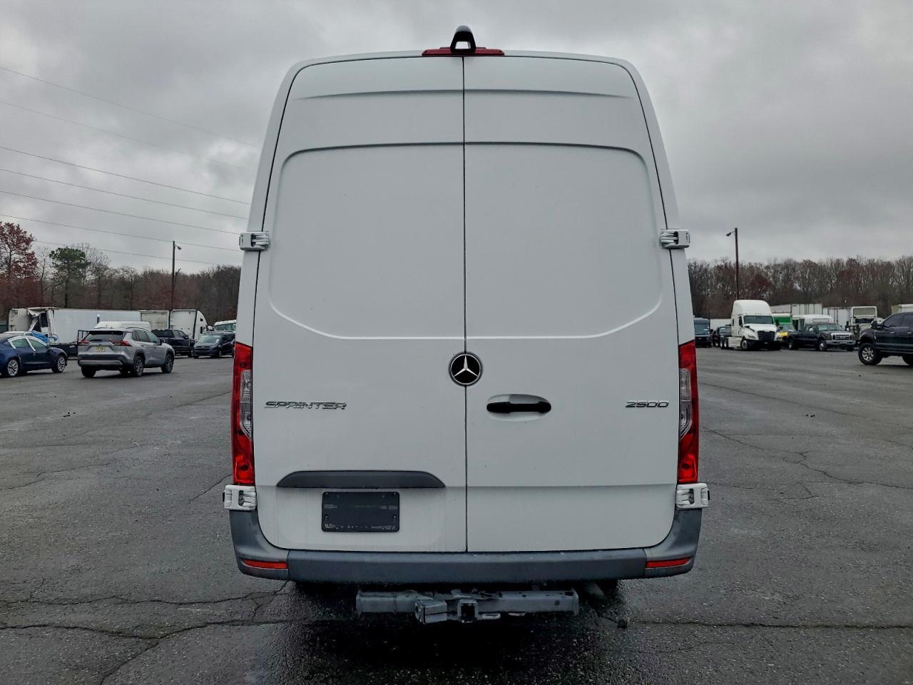 2022 Mercedes Benz Sprinter 2500 Delivery Van - Image 6