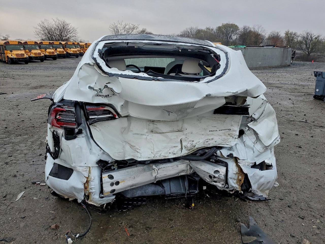 2022 Tesla Model Y - Фото 6