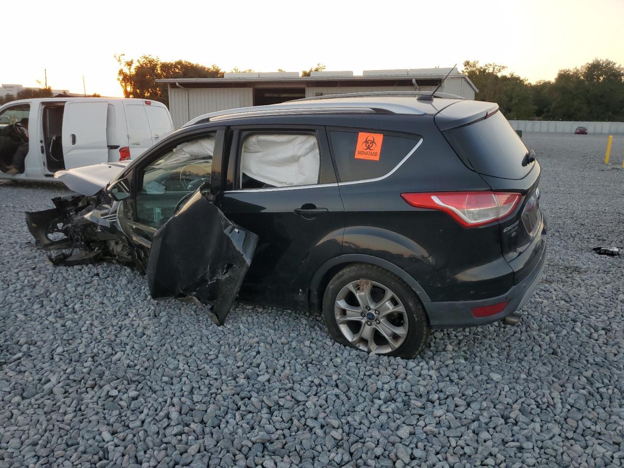 2014 Ford Escape Titanium - Фото 2
