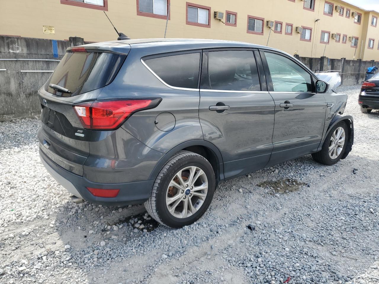2019 Ford Escape Se - Фото 3