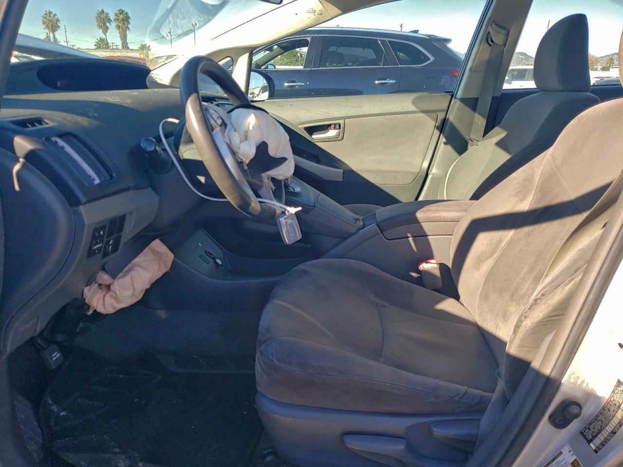 2011 Toyota Prius - Фото 7