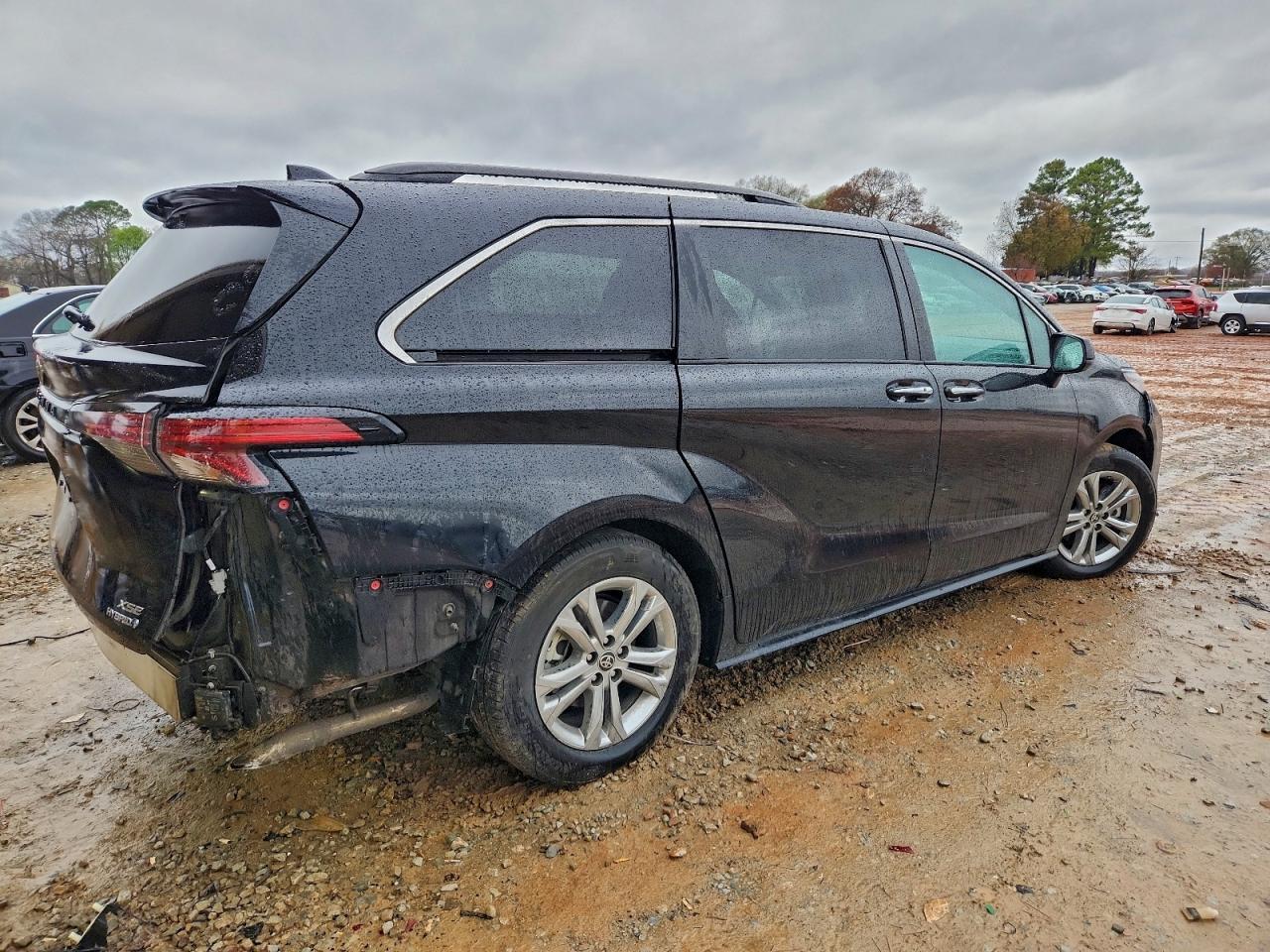 2022 Toyota Sienna Xse - Фото 3