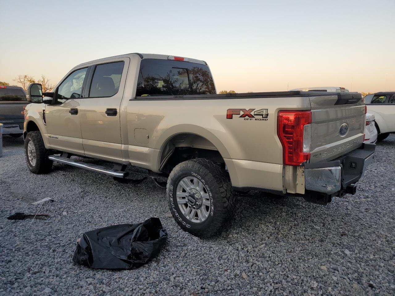 2018 Ford F250 Super Duty - Фото 2