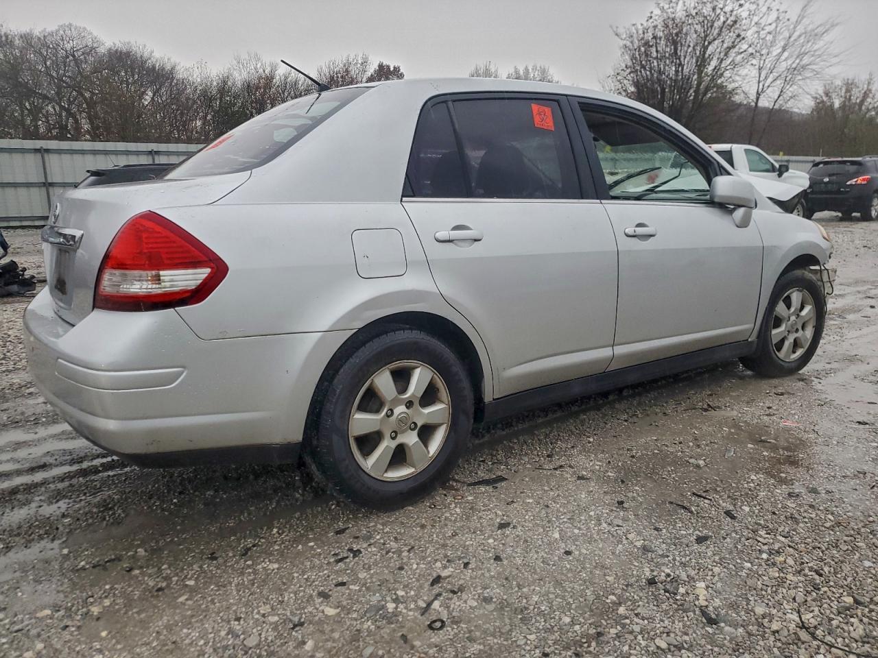 2007 Nissan Versa S - Фото 3