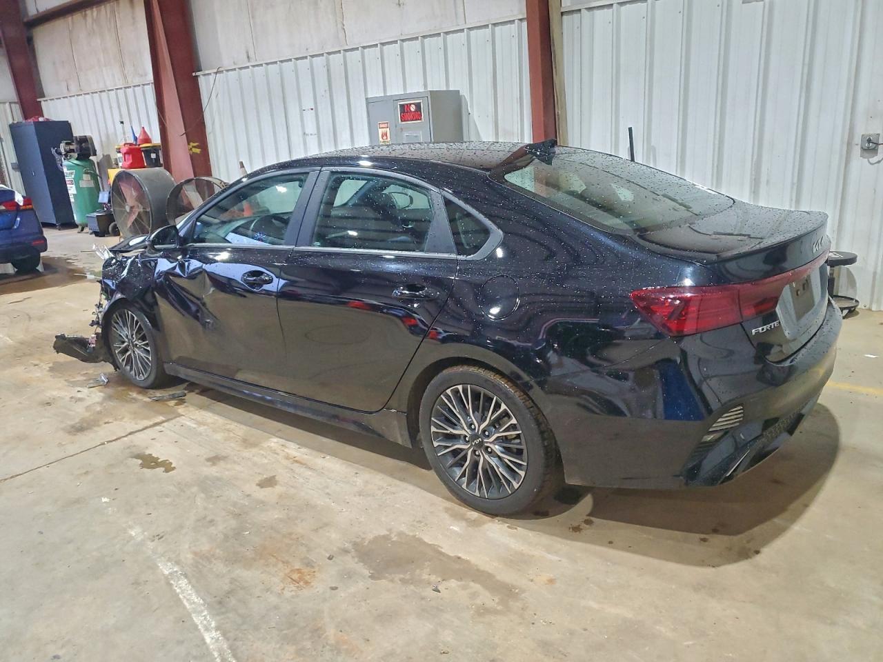 2023 Kia Forte Gt Line - Фото 2