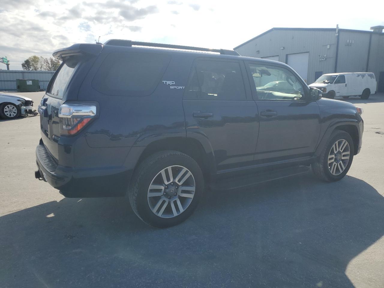 2023 Toyota 4Runner Se - Фото 3