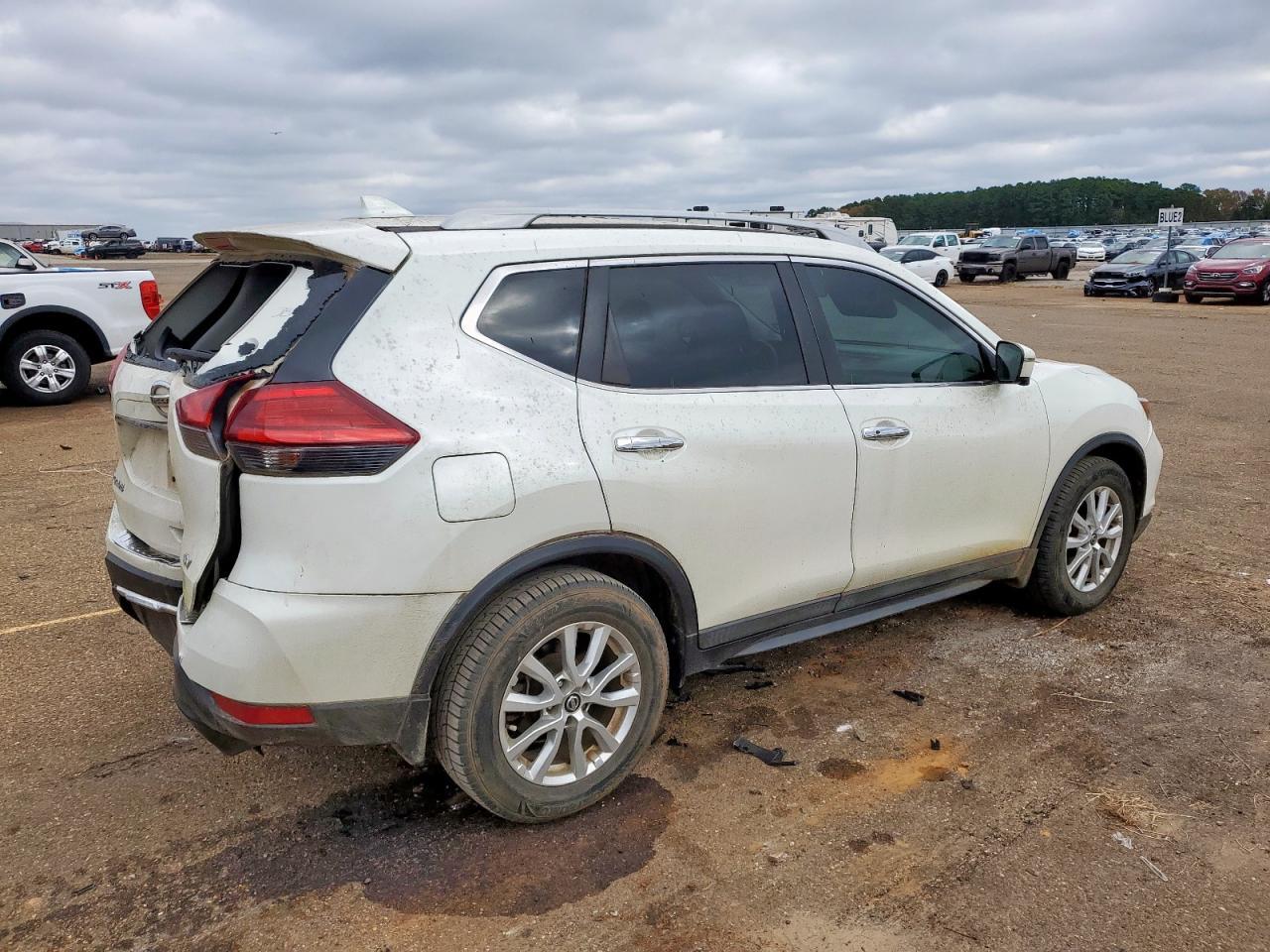 2017 Nissan Rogue S - Фото 3