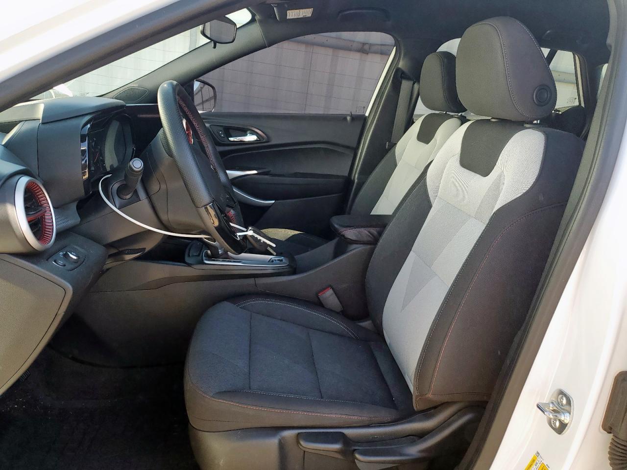 2025 Chevrolet Trax 1Rs - Image 7
