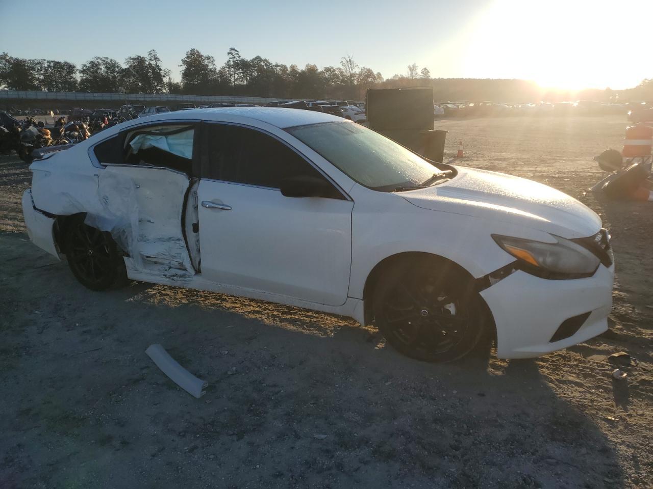 2018 Nissan Altima 2.5 - Image 4