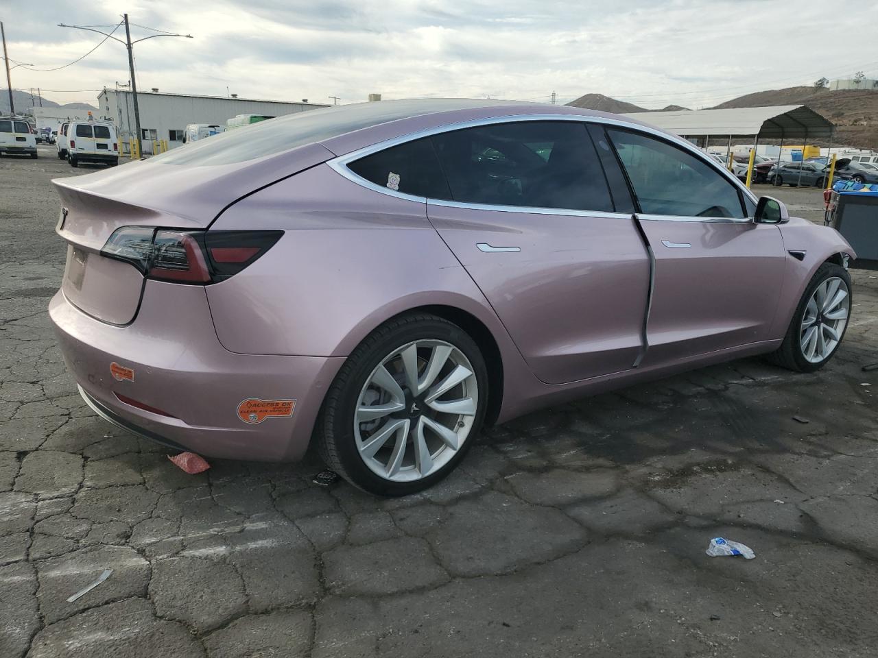 2020 Tesla Model 3 - Фото 3