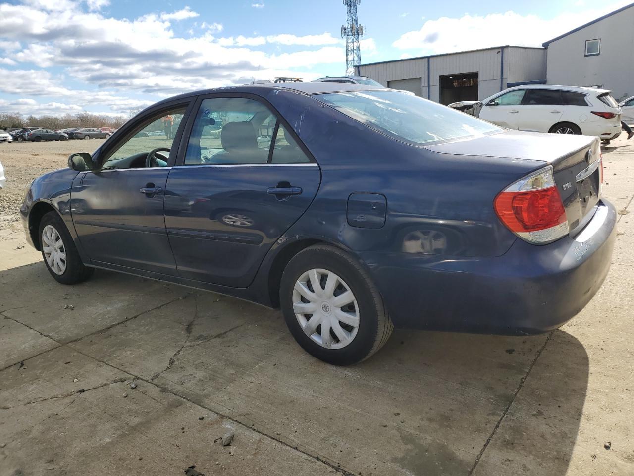 2005 Toyota Camry Le - Image 2