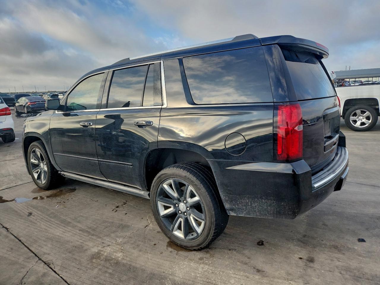 2017 Chevrolet Tahoe C1500 Premier - Фото 2