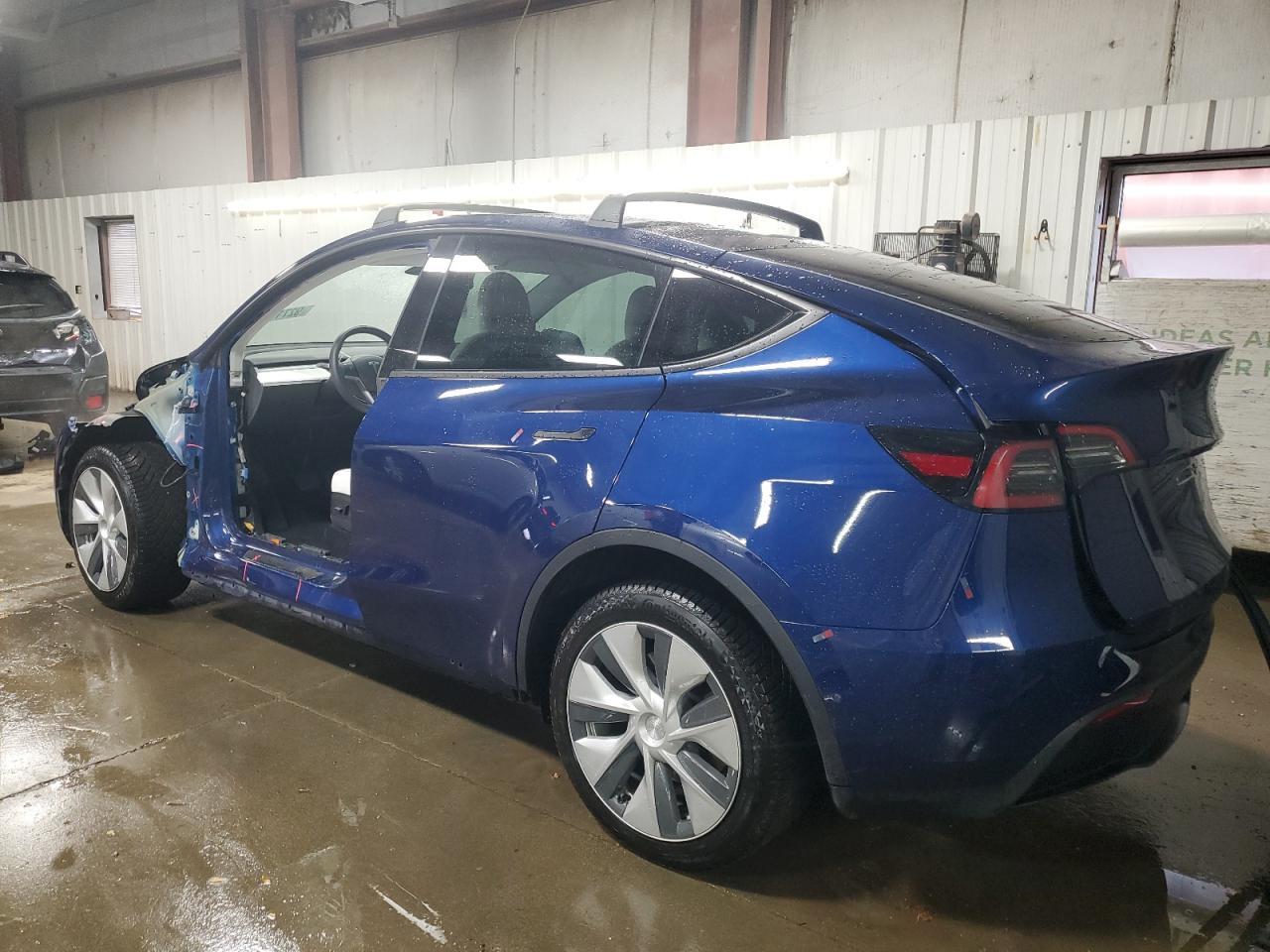 2022 Tesla Model Y - Фото 2