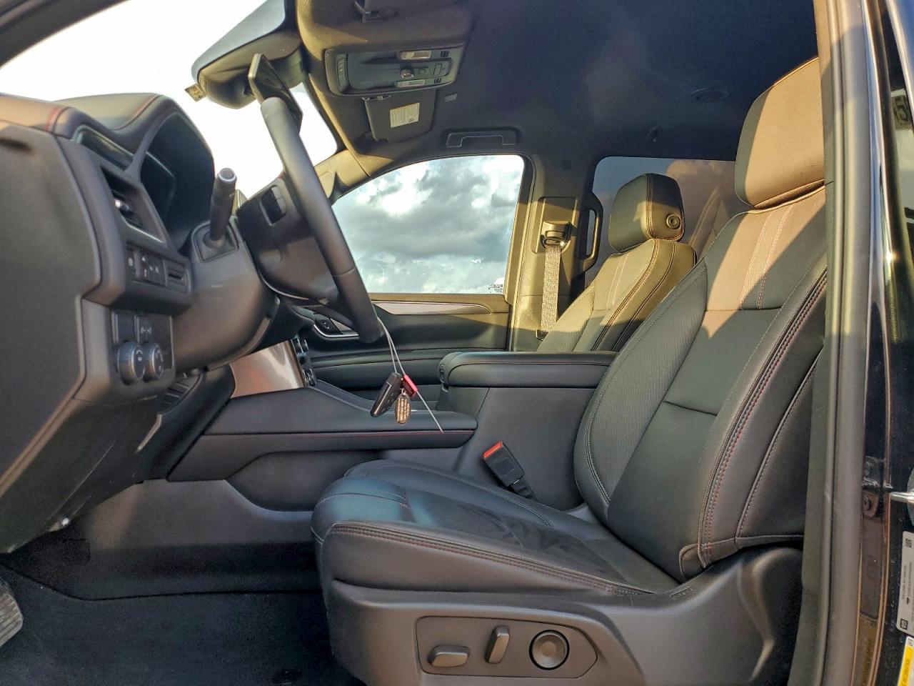 2023 Chevrolet Suburban C1500 Rst - Image 7