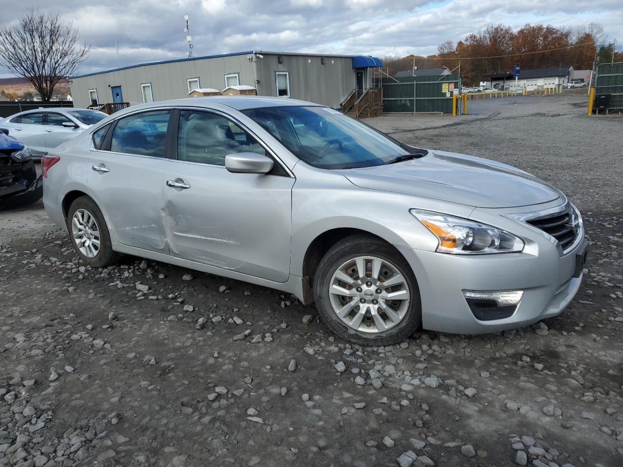 2013 Niss Altima - Image 4