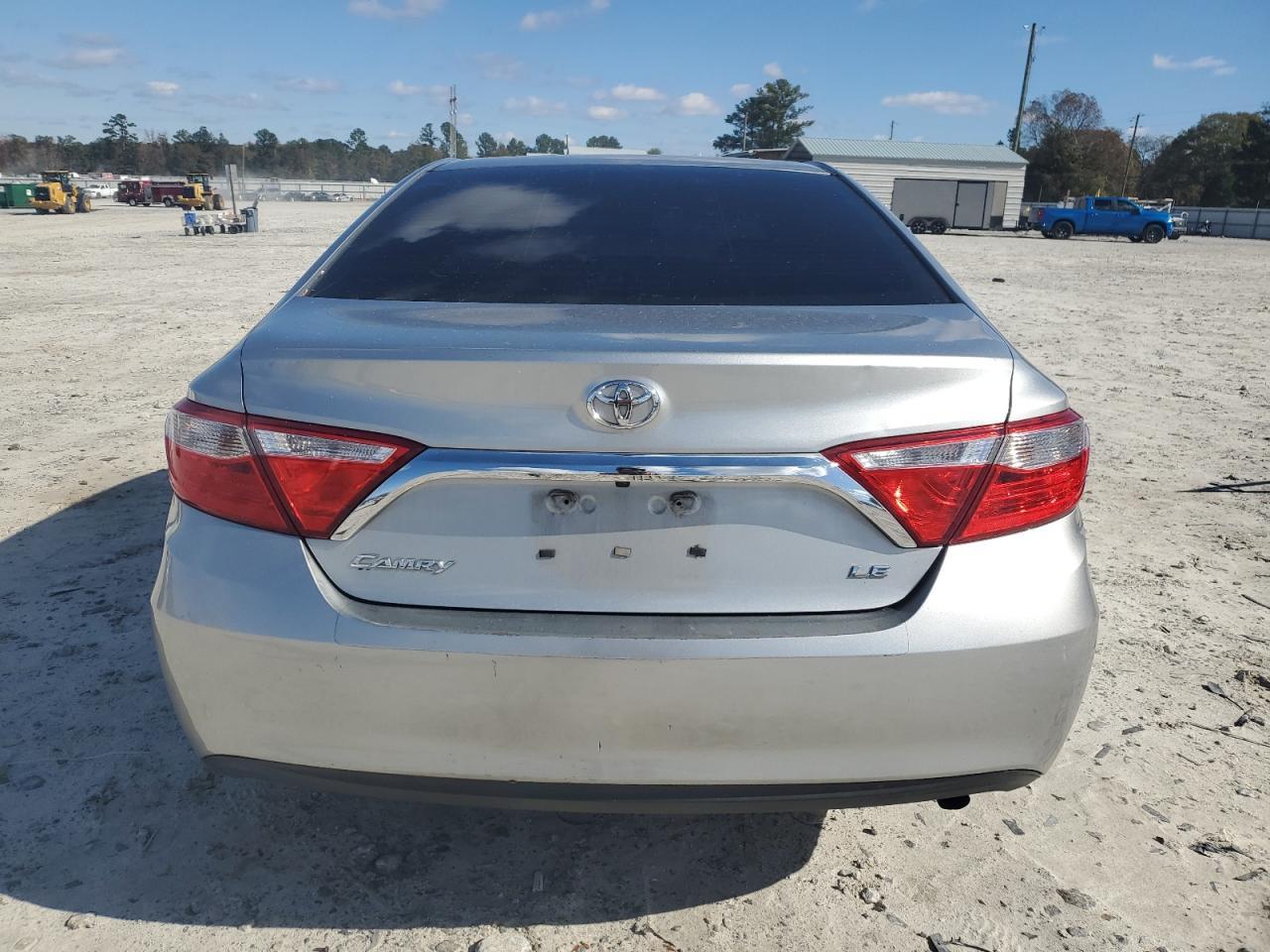 2016 Toyota Camry Le - Image 6