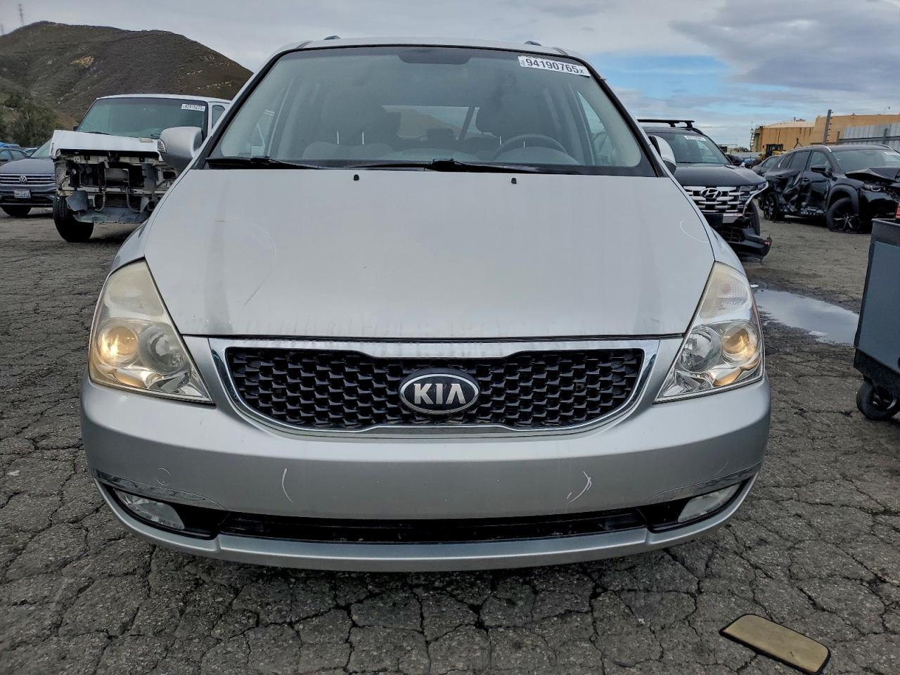 2014 Kia Sedona Lx - Image 5